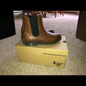 AUTHENTIC DOC MARTEN FLORA BOOTS Unique!!